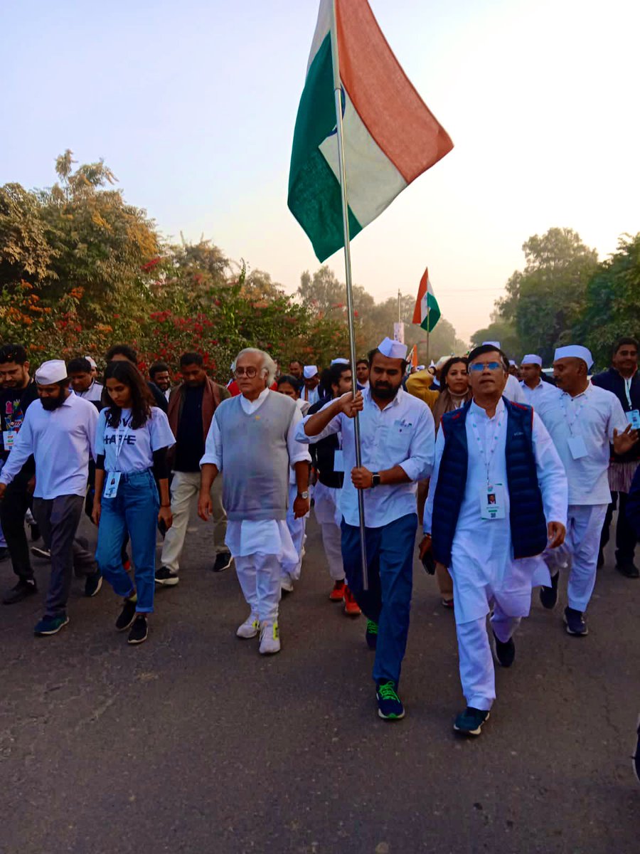 दिल्ली आ रहे हैं हम 🙏🏼
#BharatJodoYatra #BharatYatri