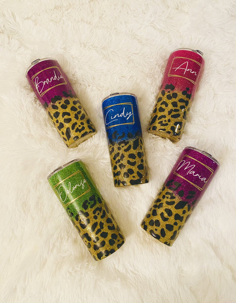 MegsMakings's tweet photo. Santa’s had me busy in the workshop! He’s let me come up for air to show off these beauties, though! 

#MegsMakings #MegsMadeIt #MegsMakesIt #christmas #christmasgift #gifts #holiday #blackownedbusiness #femaleentrepreneur #glittertumblers https://t.co/jACqBXFJGE
