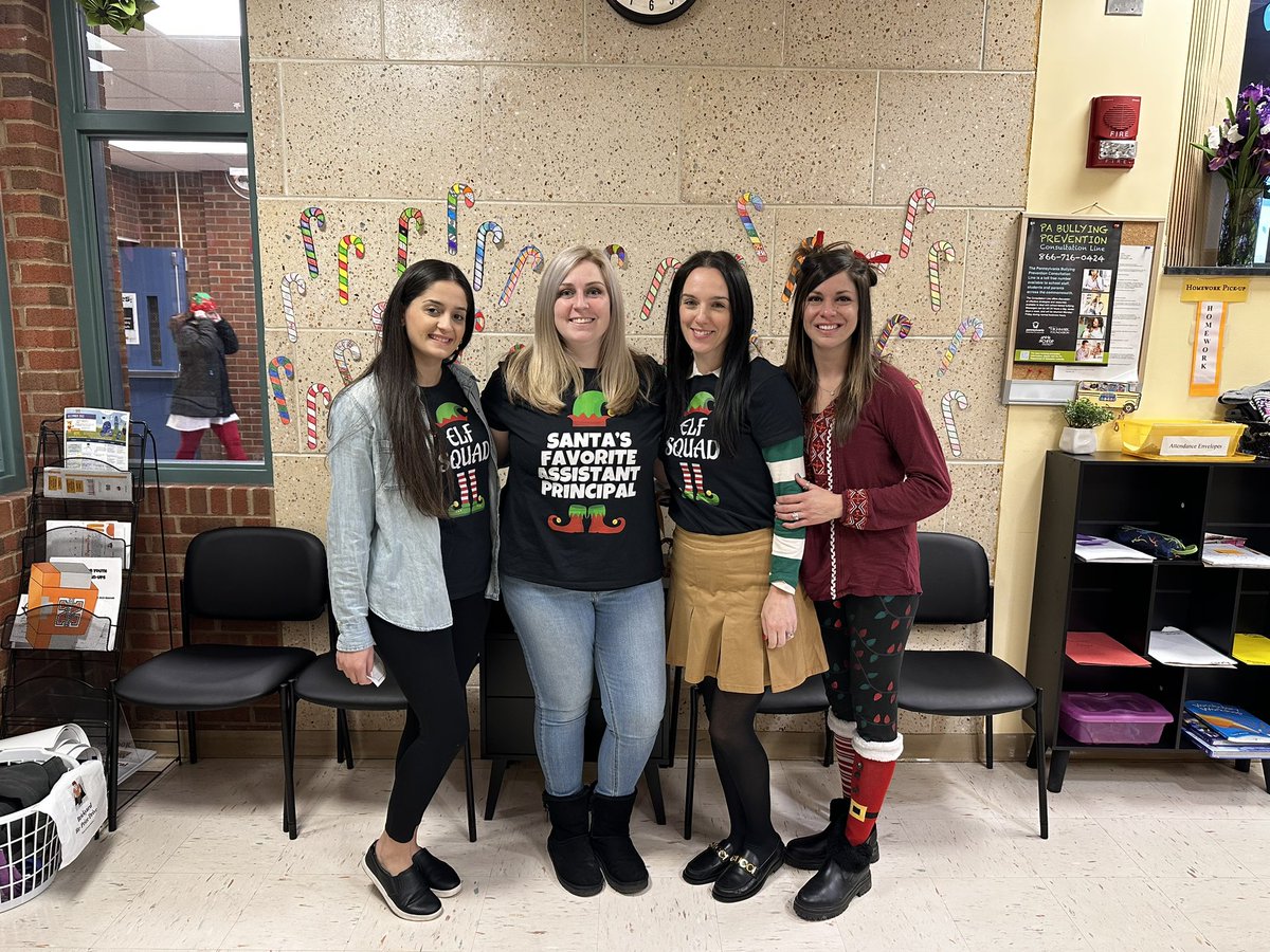 MrsTominaj's tweet photo. Always elfing around @nasdborough 🎄@RanimSankari https://t.co/rkKvHtUzqY