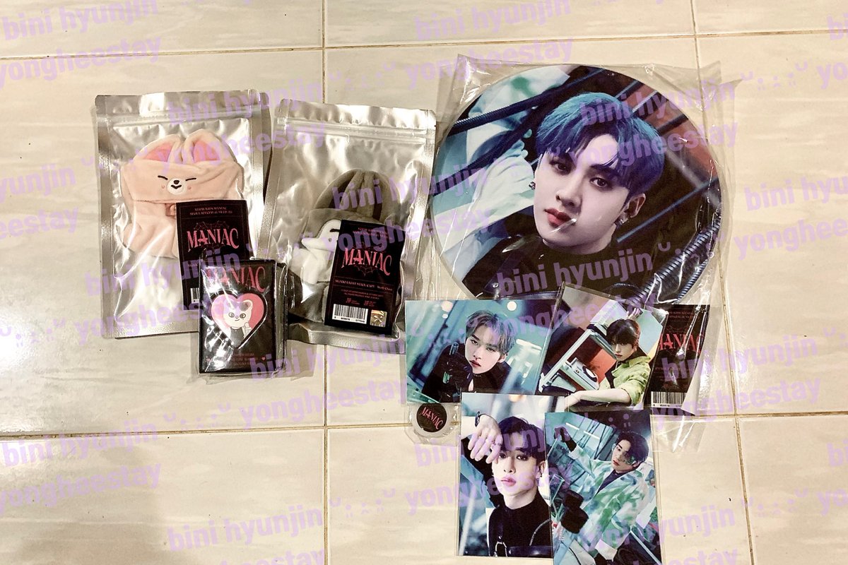 yongheestay's tweet image. #yongheearrivals 🛬 | #yongheeyangdo 

— yangdo nov 22
— maniac merch (pink) 

postage will be done after christmas! will send postage form by dm ^^ please look forward to it. dm me if u hv any questions~ thank you!