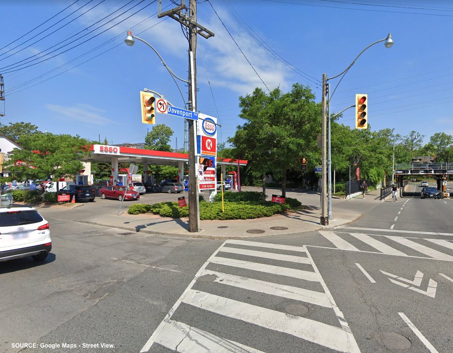 Hogtown101's tweet image. (1) Imperial Gasoline, in one form or another, has operated at this N.W. corner for 100 years (in 1926, it sold control to Standard Oil &amp;gt; S.O. &amp;gt; “Esso”). Atlas Tires (on the 1948 billboard) was an Esso product. View here is from 1938.