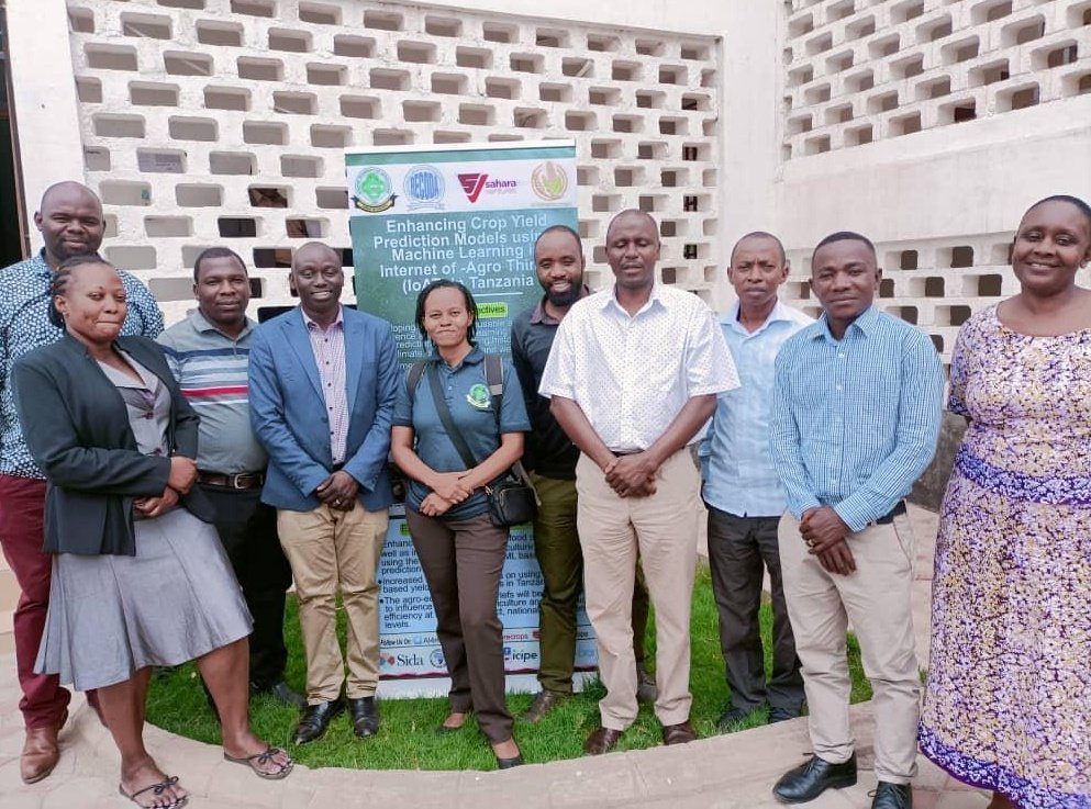 AI4morecrops's tweet photo. We just had a productive meeting with the @tzagriculture to discuss how we can leverage historical multi-source data to predict crop yields at a farm level.
This is potential to increase efficiency and productivity.
Stay tuned on this innovative project #IoAT https://t.co/BamvJJcKIR