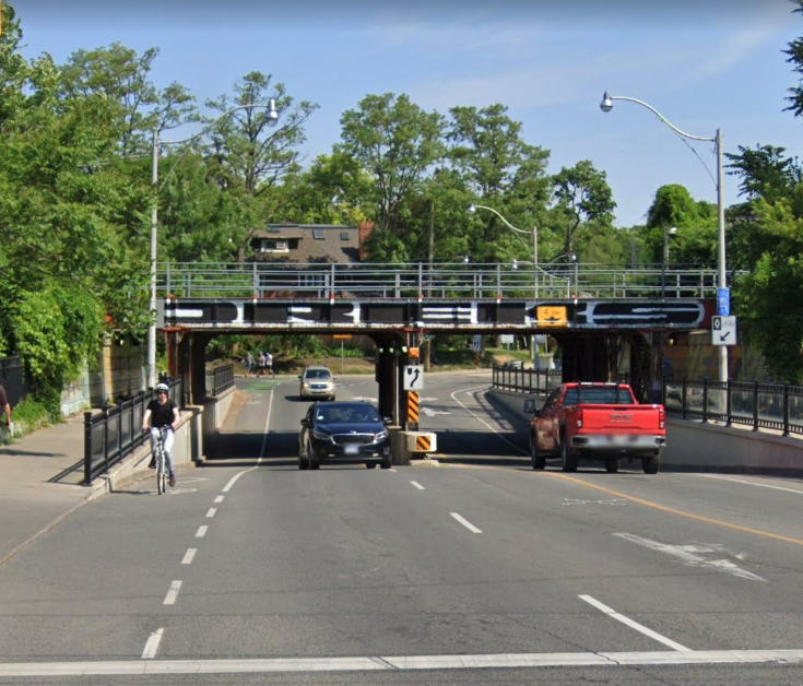 Hogtown101's tweet image. (2) This rail underpass was referred to as the Davenport subway, seen here in 1957 and 2020.