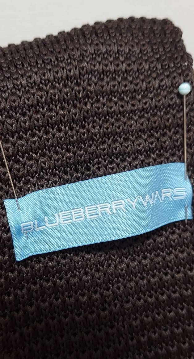 blueberrywars's tweet photo. BlueberryWarS、ユニセックスシャツが続きましたが割と手に取りやすいお値段の小物制作中ですー！

シャツといえば…？？

お楽しみに！

間に合えば12月25日に発売です！ https://t.co/SqRPv2dWUg