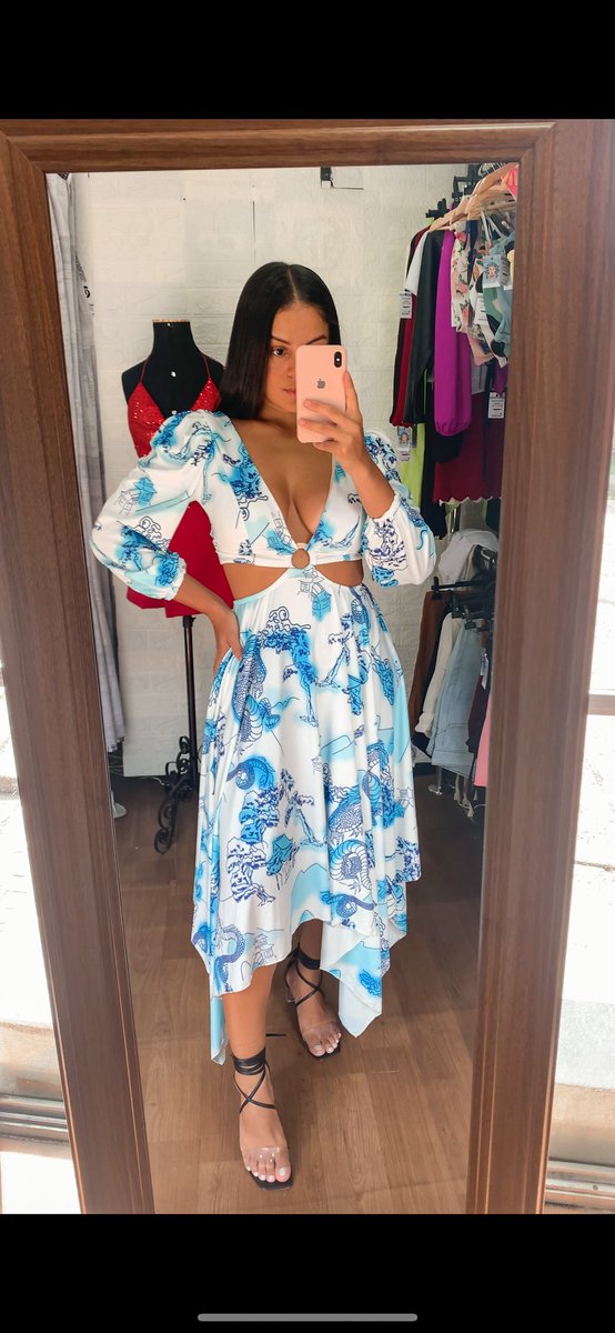 Todos os ângulos de um vestido perfeito ✨😍
.
Vestido Clara 💰R$110,00
.
Compre via direct ou WhatsApp 📲 ou visite nossa loja física 📍Rua Jupara, loja 250B - Mangueira 
.
.
.
.
.
.
.
.
.
.
.
#loja #lojaonline #lojaderoupasfemininas #lojafisica #roupasfemininas #varejo