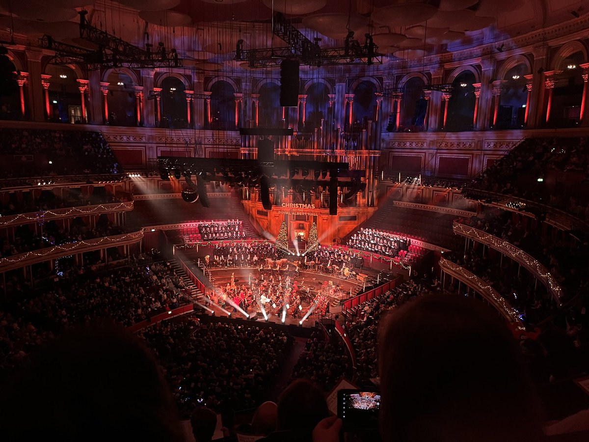 livvyabbott's tweet photo. #RAHChristmas We love the violinists the best - wish I’d practiced more when I was younger!
Loving the concert and hearing everyone sing their hearts out 🎶🎵🎶🎼🎻 https://t.co/oamABu4hTH