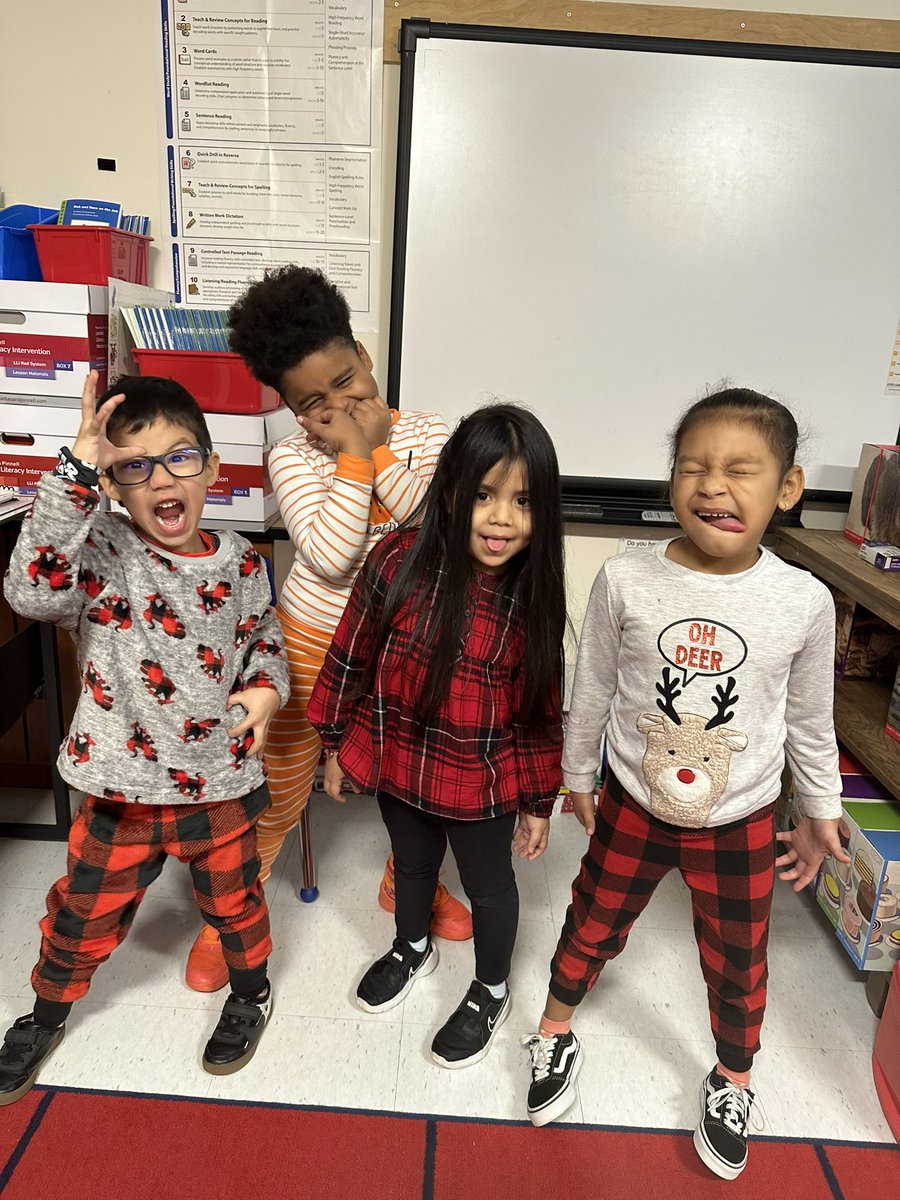 MissTrageser's tweet photo. Working hard and having fun on pajama day at Ridgeway! @Ridgeway_WP https://t.co/EojlHB2UF8