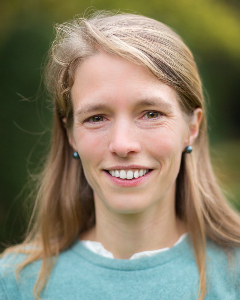 SciencePoULB's tweet photo. [Rayonnement] Today, @AudreyVdleene, Postdoc @SciencePoULB (#Cevipol) presented with Nina De Smedt a paper titled «Young blood: needed or discarded? Untangling party strategies for the selection of young candidates» at the Conf #SOF2022 org by @POLI_VUB for the @VPW_be &amp; @scpo_be https://t.co/qRGSyBltBU