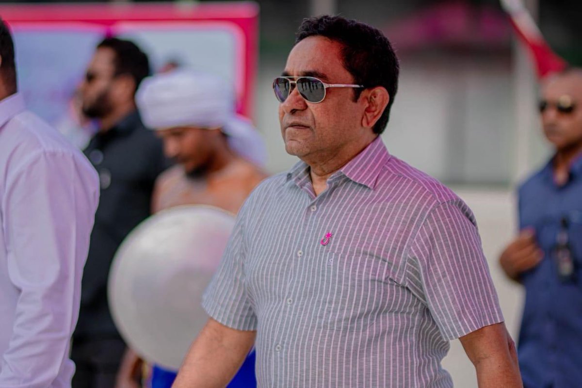 Ibrahim Mohamed (@ibuty_mv) on Twitter photo މާތްالله ރައީސް ޔާމީނަށް ކާމިޔާބާއި ނަސްރު ދެއްވާށި.މިއަނިޔާވެރިންގެ ކިބައިން ރައީސް ސަލާމަތް ކޮށްދެއްވާށި.އާމީން🤲
<a href="/prz_ymn/">Abdulla Yameen</a>
#RY2023 މާތްالله ރައީސް ޔާމީނަށް ކާމިޔާބާއި ނަސްރު ދެއްވާށި.މިއަނިޔާވެރިންގެ ކިބައިން ރައީސް ސަލާމަތް ކޮށްދެއްވާށި.އާމީން🤲
<a href="/prz_ymn/">Abdulla Yameen</a>
#RY2023