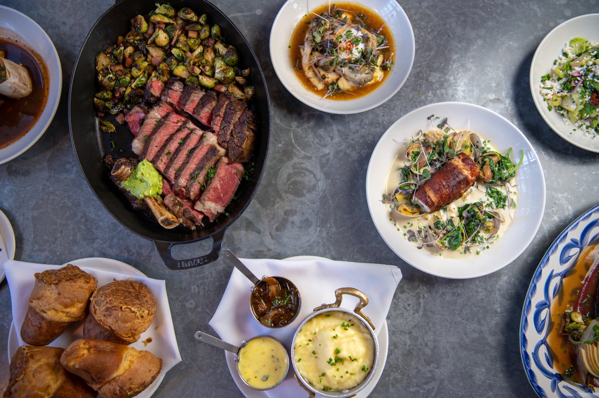 rochambeaubos's tweet photo. Feasting with family this holiday season? 🎄 Let our dishes do the impressing!🍴 #RochambeauBos https://t.co/NBbdaZBf9Z