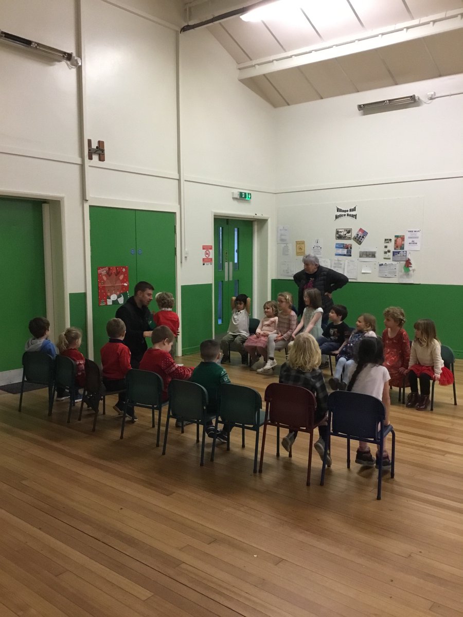 Early Years enjoyed their Christmas party this afternoon. 🎄🎉