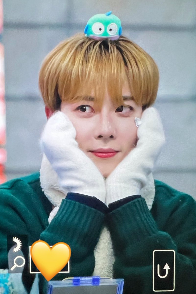 parallelforlove's tweet image. 221222
冬の少年
#우제원 #제원 💛
#나인아이 #NINEI