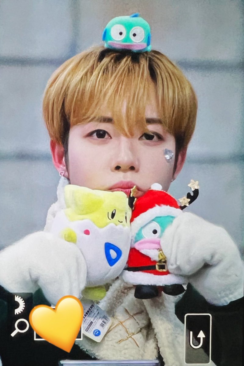 parallelforlove's tweet image. 221222
冬の少年
#우제원 #제원 💛
#나인아이 #NINEI