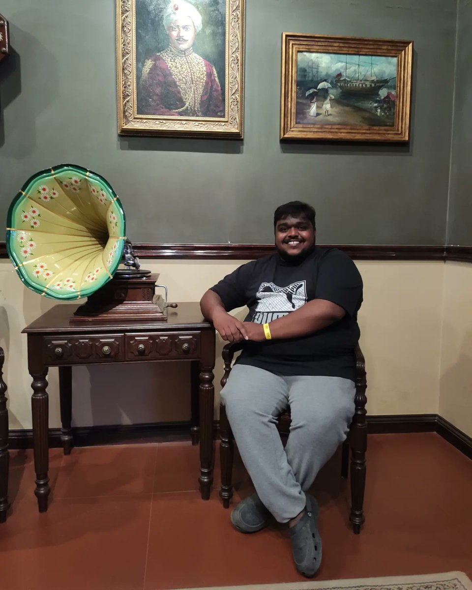 DrLekhak's tweet photo. A #mustvisit place for all the #musiclovers to know about our different kind of #music and it's interdependence on the #culture a day spent well with #wonderful #poet : Nikhilesh Bagade 
.
.
.
.
.
#lekhakm #lekhaklyricist #lekhakmsiddhartha #drlekhak #nimmalekhak #lekhak https://t.co/CDwiF0j4u2