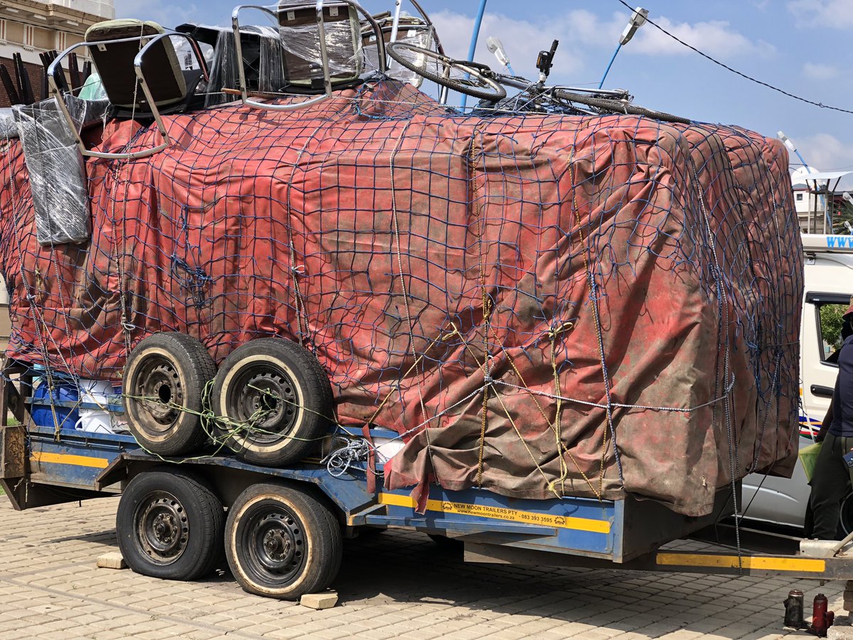CoJPublicSafety's tweet photo. We don't negotiate if you don't comply with road safety rules; we impound and discontinue your vehicle #BuyaMthetho #CrossBorderOperation https://t.co/8NEdhMtcGo