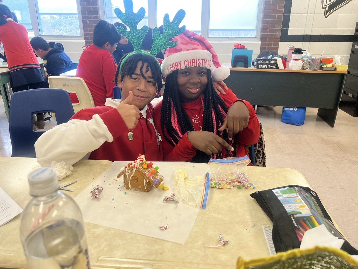 VLalkumar's tweet photo. Grade 7s “got sturdy” as they build, design, and test the strengths of their gingerbread houses! #STEMeducation @SCG_TCDSB @loriana_romano @Harris_Roseann1 https://t.co/zoBWtnVDGD