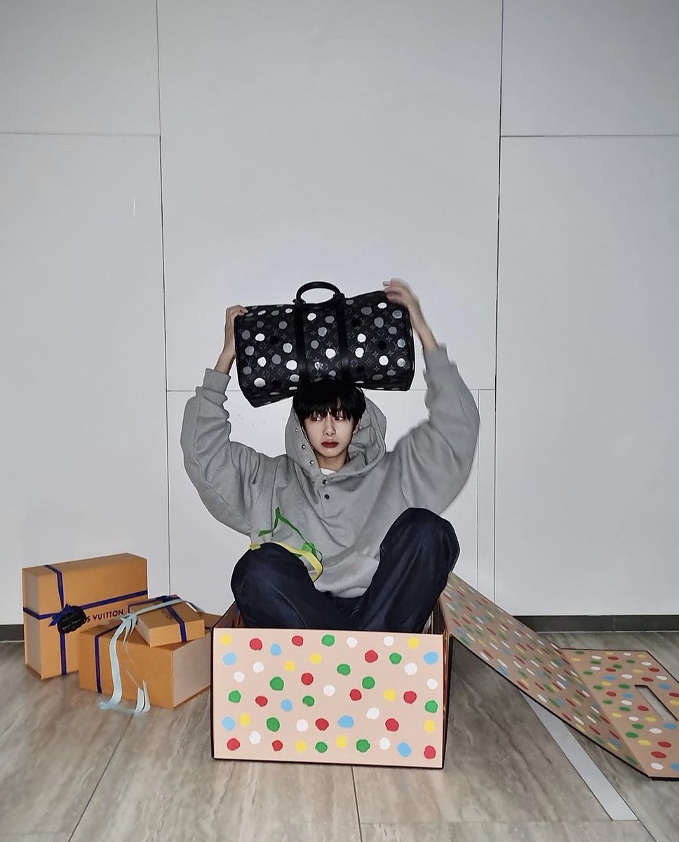 hwonpics's tweet photo. 221222 coenffl instagram update 
#형원 @OfficialMonstaX https://t.co/nqE4fIWaz0