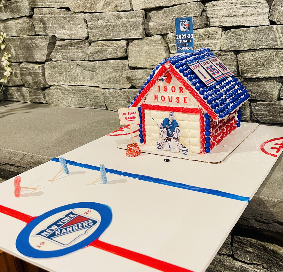 JohnGCottone's tweet photo. Hey @BillPidto I get shafted every year in my family's gingerbread house competition. Do you guys at @MSGNetworks, @HLundqvist &amp; @VallysView  think I have a winner this year? #NoQuitInNY https://t.co/Tq9sbEnIxD