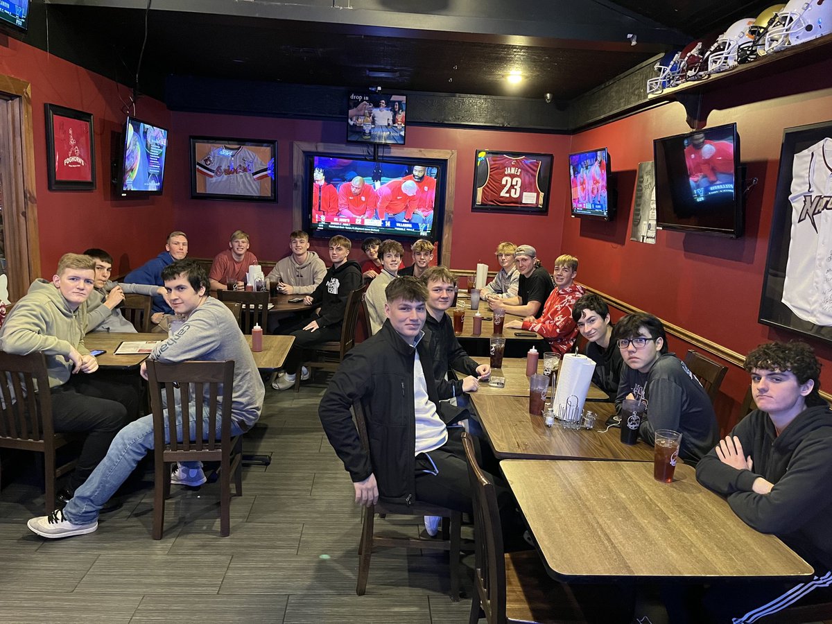 Gravette Hoops Christmas party at Foghorns followed by a Razorback Basketball game!