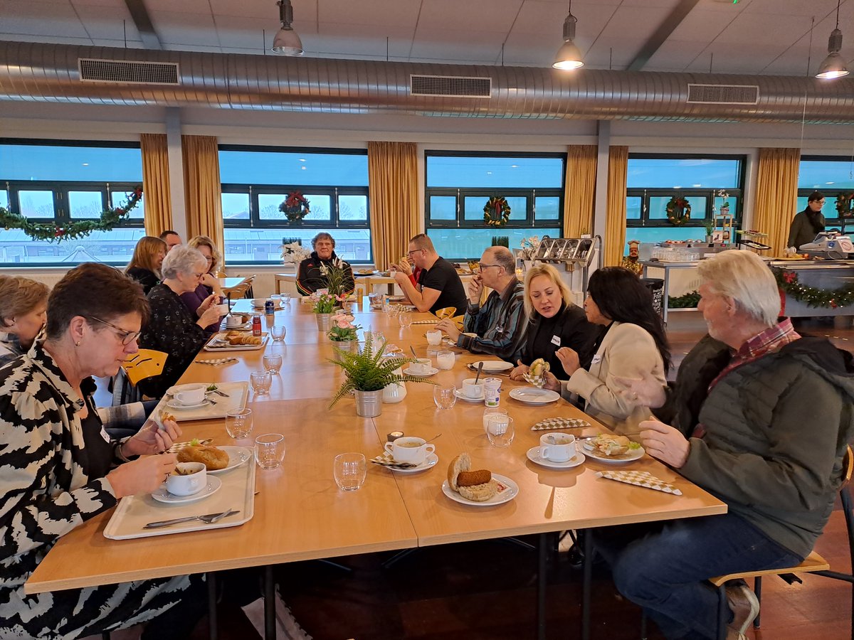 verweijanpieter's tweet photo. Wanneer werd je zo geraakt dat het moment je altijd bijblijft? En hoe bepalend is dat moment voor latere keuzes? Ik word vaak geraakt door de #levensverhalen van anderen; vandaag ook weer.

https://t.co/WyRrZq4Qu5

#ervaringsdeskundigen-dag @chatmetchris @VoorkomNL https://t.co/I439fubSj5