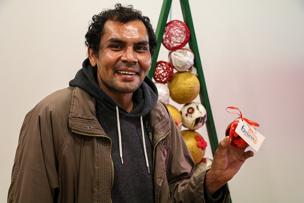 ✨ Con il sorriso di Sunil, vi facciamo tantissimi auguri di 𝗕𝗨𝗢𝗡 𝗡𝗔𝗧𝗔𝗟𝗘.

🎄 In questo giorno, un pensiero speciale da tutti noi, dagli operatori e dalle persone senza dimora che nei servizi di #Binario95