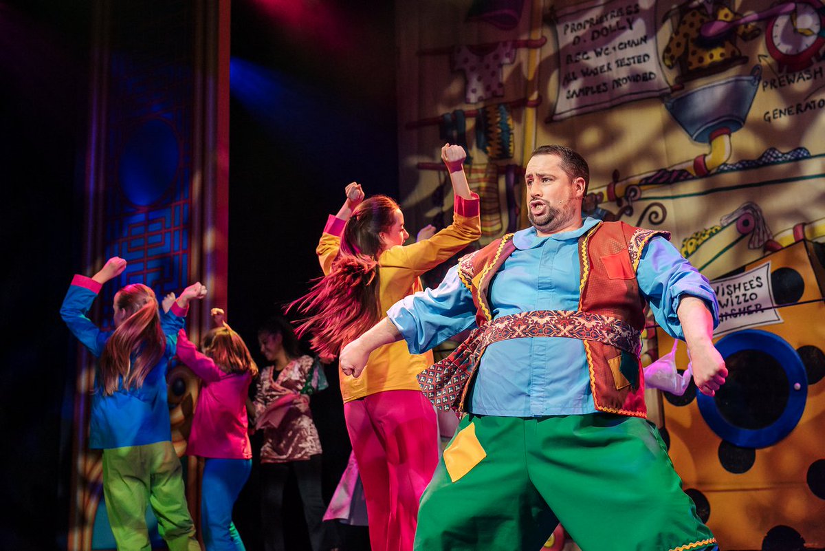 SnapperWes's tweet image. Part 3 - Well it's that time of year again! I've been photographing @CreweLyceum Aladdin pantomime.
Great cast - very funny!, incredible lighting all under the roof of a gem of a theatre.
@TrafalgarEnt @Imagine_Theatre #pantocrewe #commercialphotographer