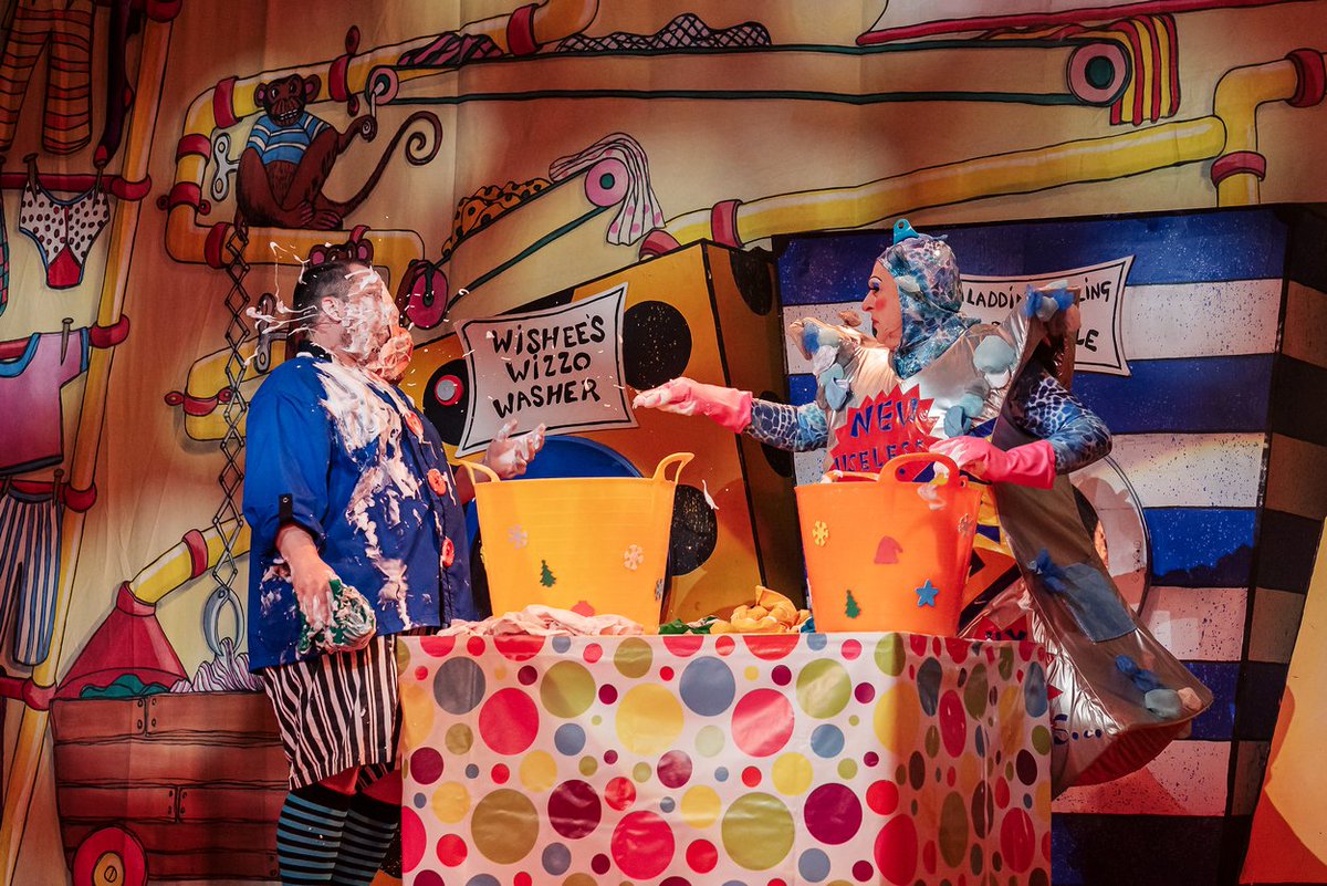 SnapperWes's tweet image. Part 1 - Well it's that time of year again! I've been photographing @CreweLyceum Aladdin pantomime.
Great cast - very funny!, incredible lighting all under the roof of a gem of a theatre.
@TrafalgarEnt @Imagine_Theatre #pantocrewe #commercialphotographer