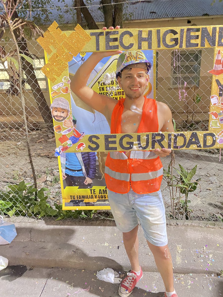 EnzoNico's tweet photo. ME RECIBÍ ! No hay palabras para describir lo que se siente poder culminar el año con este logro! https://t.co/PUnTqOXUo4
