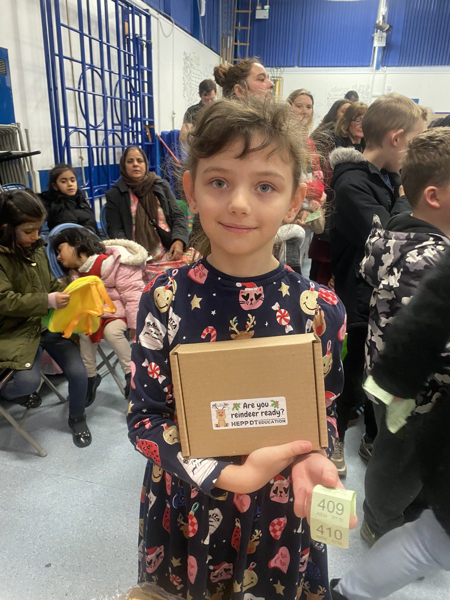 church_prim's tweet photo. Before & After- one of pupils won @heppdt reindeer & has made it at home ๐ โthe quality of this product is fantasticโ said one of our parents ๐๐ A very happy young lady ๐๐ @WeAreBDAT @helenlouise00 @Year3and4C #Christmas #craft #Reindeer https://t.co/rkFBrc8z73