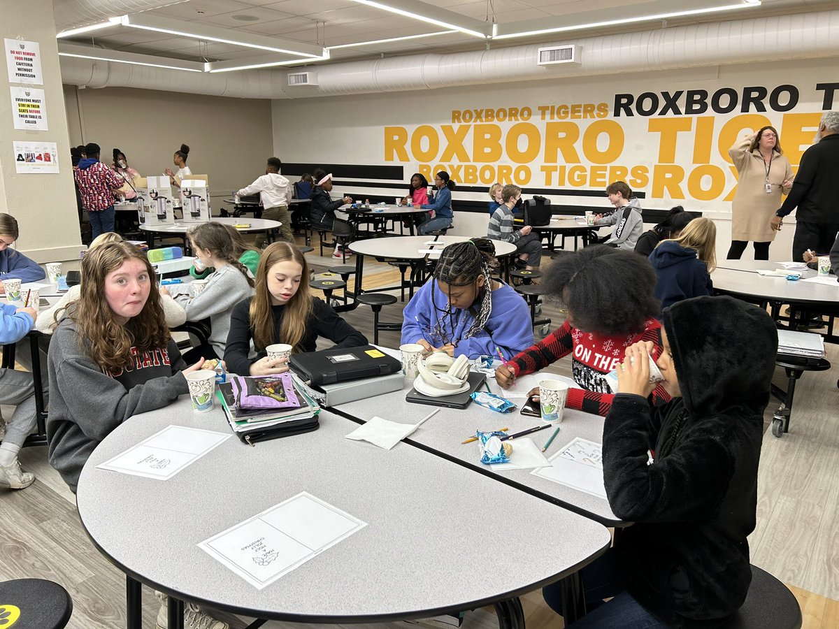 CHUHRoxMid's tweet photo. 8th Grade WEB Leaders enjoying hot chocolate and treats with their 6 grade WEBBIES while making holiday cards. #roxmid #whereeveryonebelongs https://t.co/sDuXKaEY71