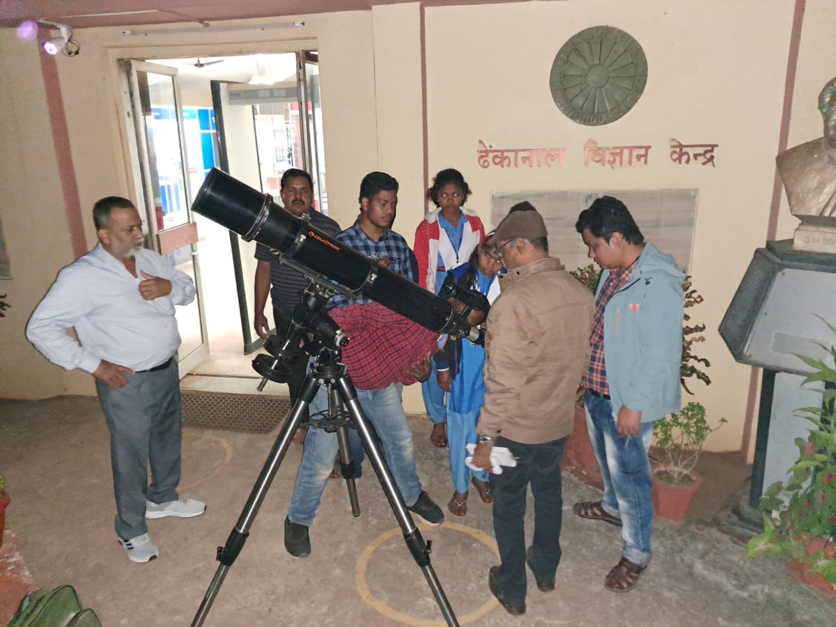 FunScienceDkl's tweet photo. Sky Observation Programme today at @FunScienceDkl , a unit of @ncsmgoi
#AmritMahotsav
#skyobservationprogramme https://t.co/EQ10y3oZhX