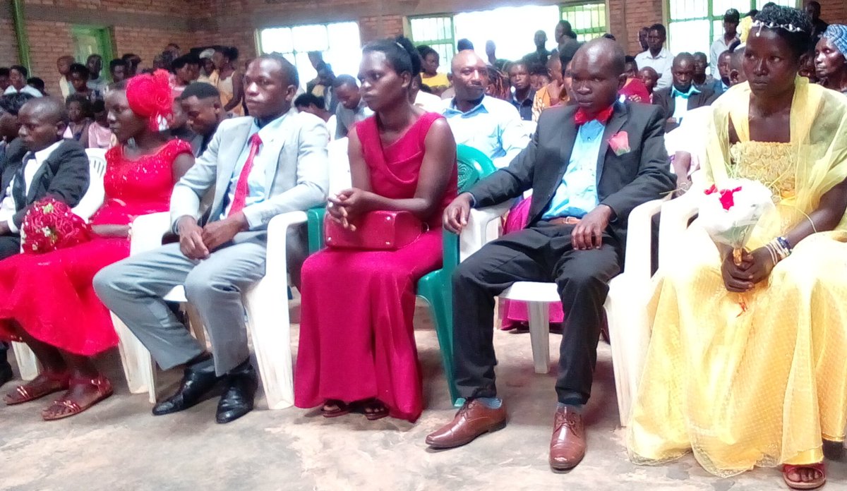 ndera_sector's tweet photo. Muri gahunda ya #Operation #Marume na #Masenge yateguwe na @Gasabo_District @CityofKigali uyumunsi mu murenge wa #Ndera hasezeranyijwe imiryango 26 yabanaga batarashyingiranwe byemewe n'amategeko.
@PudenceR 
@RwandaLocalGov 
@JCMusabyimana 
@dusengiyumvas 
@iassumpta 
@umwigemepo https://t.co/yrBIZADDJI