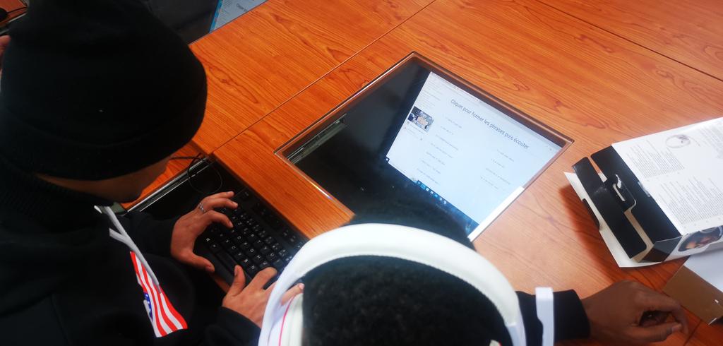 IFDEV78's tweet photo. Diversifier les entrées : Les ressources numériques 🖥 au service de l'apprentissage du français 🇫🇷 .@MariaGeusa1 @Prefet78 @AngeliqueKhaled @OFII_France @ManteslaJolie_ https://t.co/YHA3da9ojI