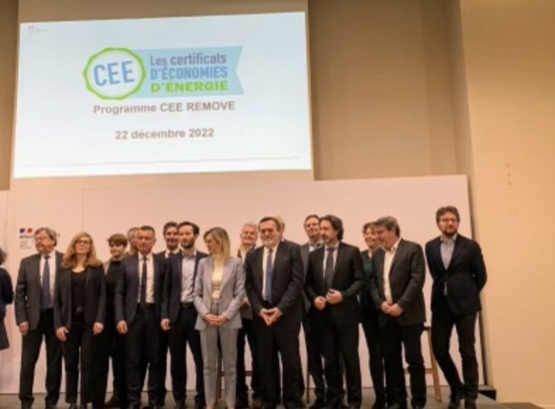📢 Retour en images sur notre matinée !
<a href="/AgnesRunacher/">Agnès Pannier-Runacher 🇫🇷🇪🇺</a> a annoncé les 9 lauréats à l'Appel à programme #CEE 2022 dont 7 lauréats #transports et l'<a href="/ademe/">ADEME</a> a signé la convention du programme CEE REMOVE qui favorise le report modal &amp; l'efficacité énergétique de la chaîne #logistique !