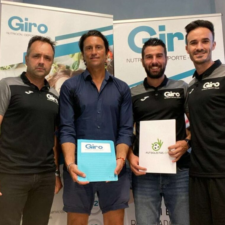 FutbolistasON's tweet photo. ⚽️ Cuidar la nutrición, tener hábitos y planes nutricionales adecuados es fundamental para optimizar nuestro rendimiento. 🍽️
Si eres afiliad@ cuentas con #Giro. Consulta presencial u online. Conóceles y aprovecha tus #BenenficiosON. ¡Infórmate!👌 #Salud 
https://t.co/RdLYoTNMwL https://t.co/m2QDp0MkIu