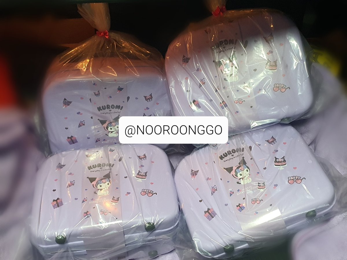 🎄메리크리스마스,해피뉴이어🐰! 
20깅 두체가 여유있게 들어가는 산리오 쿠로미 미니 캐리어를 알티 추첨 한분 뽑아서 보내드려요❤️
🥨팔로+알티=참여완료!🥨
앞으로도 잘 부탁드립니다🙆‍♀️🙇‍♀️🙆‍♀️🙇‍♀️