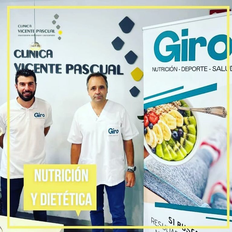 FutbolistasON's tweet photo. ⚽️ Cuidar la nutrición, tener hábitos y planes nutricionales adecuados es fundamental para optimizar nuestro rendimiento. 🍽️
Si eres afiliad@ cuentas con #Giro. Consulta presencial u online. Conóceles y aprovecha tus #BenenficiosON. ¡Infórmate!👌 #Salud 
https://t.co/RdLYoTNMwL https://t.co/m2QDp0MkIu