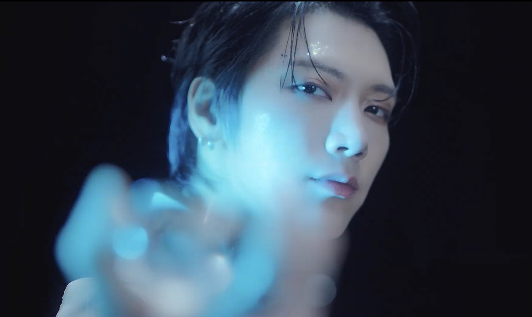 the shots of #TEN with the diamond are just too good 💎💎

#TEN_WAYV_DIAMONDSONLY