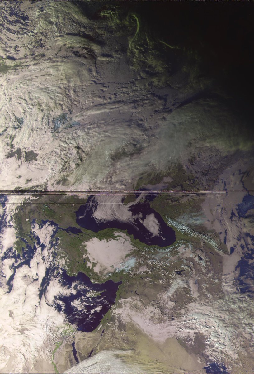 unk26X1's tweet photo. Meteor M2-2 East Pass
LTE Uplink Interference in the middle. :( https://t.co/dUz54rPMzx