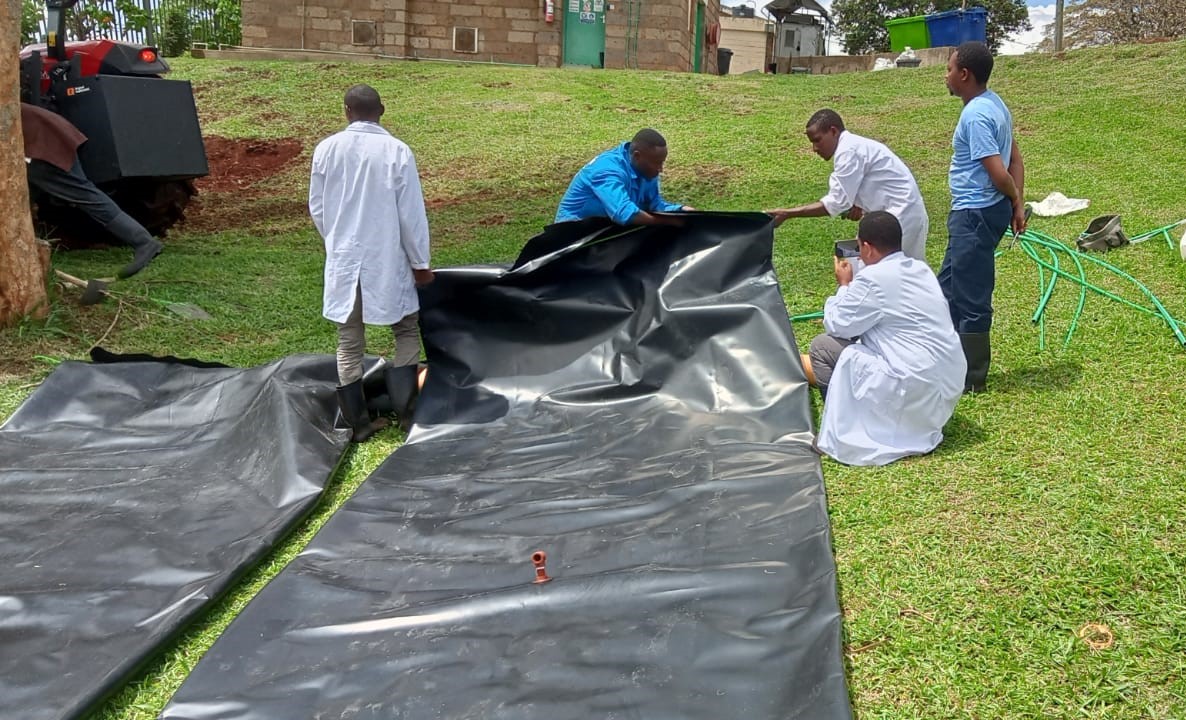 Flexi_Biogas's tweet photo. We are delighted to install 2 #flexibiogas domestic units at the International Livestock Research Institute @ILRI in Nairobi.

The 2 units will help in research that will enhance the roles that livestock play in food security and poverty alleviation, principally in Africa. https://t.co/CG2DF6syne