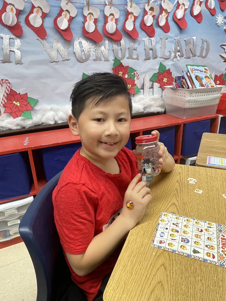 Everything is merry and bright as we head into the holidays at @MWDPrimary! Our little elves showed their festive spirit by dressing bright in Mrs. Rosalia's and Mrs. Susi's classes and turned Mrs. Tumminello's class into a snow globe workshop! #Unstoppable #GoMules