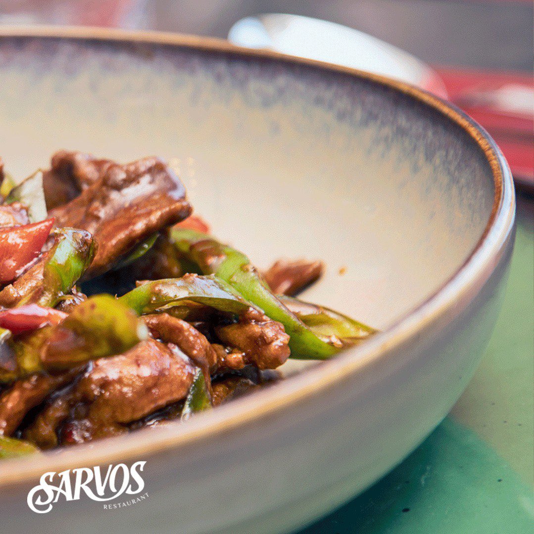 Et severler için özenle hazırlanmış “Yeşil Biberli Dana Eti” tam damağınıza göre… 🥢😋

#sarvosrestaurant #sarvos #turkey #ıstanbul #basaksehir #restaurant #professionel #chef #instafood #eat #dinner #recipe #sushi #dünyamutfagı #lezzet #californiaroll #food #photo #gourmet