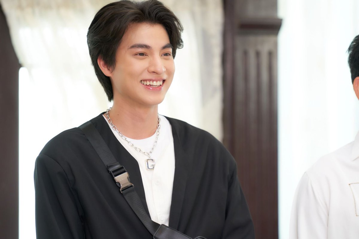 AllNews_th's tweet photo. ความรักที่กั๊ตมีต่อ วาสิตา  เสมอมาจะสามารถสร้างครอบครัวให้อบอุ่นได้ขนาดไหน คืนนี้ลาจอแล้วห้ามพลาด!
มัดหัวใจยัยซุปตาร์ ตอนจบคืนนี้

🔗 https://t.co/XYLGdMY3kH

#URMyMakeupArtistFINAL #ช่อง3กด33 
#GulfKanawut #janienineeleven https://t.co/dDQYAbkorJ