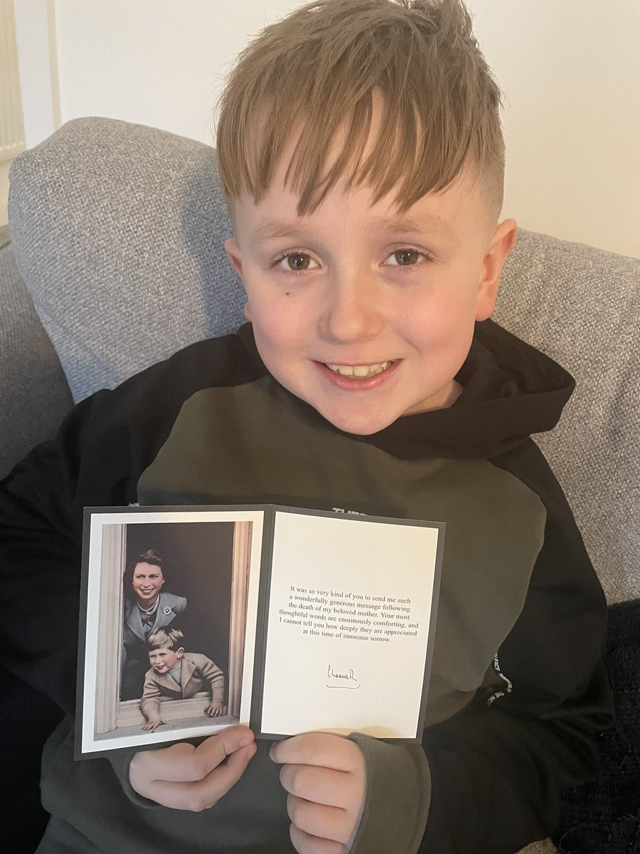shazbaker2009's tweet photo. Noah is so happy to have received a reply from King Charles from when he wrote to him after the death of The Queen. 🤴 @LockiesCPS https://t.co/WAPG7iRLw4
