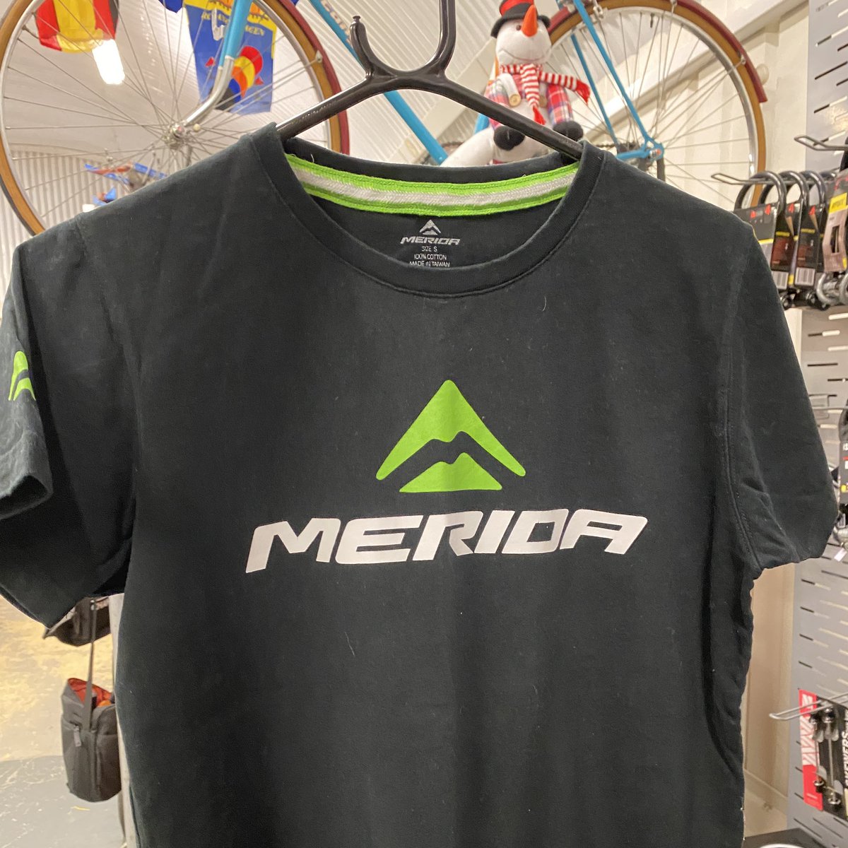 cycleshack25's tweet photo. Lots of great offers on bike stuff, including these two size s, quality Ts … just £5 for both and they’re yours.  

Just spreading some holiday cheer! #cycling #offers #bristol https://t.co/24L9V3RTS3