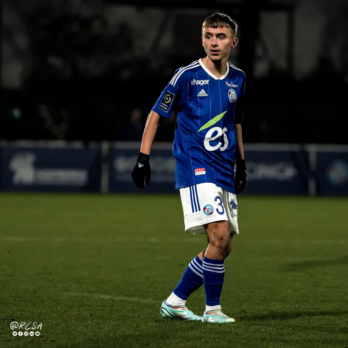 RCSA's tweet photo. 🍼 #RCSAKSC (1-1) I 𝐋𝐞𝐬 𝐣𝐞𝐮𝐧𝐞𝐬 𝐩𝐨𝐮𝐬𝐬𝐞𝐬 𝐝𝐞 𝐥'𝐀𝐜𝐚𝐝𝐞́𝐦𝐢𝐞
🔛 Plusieurs jeunes joueurs de la #RacingMutestAcadémie ont pris part aux dernières 45 minutes de la rencontre face au @KarlsruherSC 👀 https://t.co/pmw2GkwWMZ