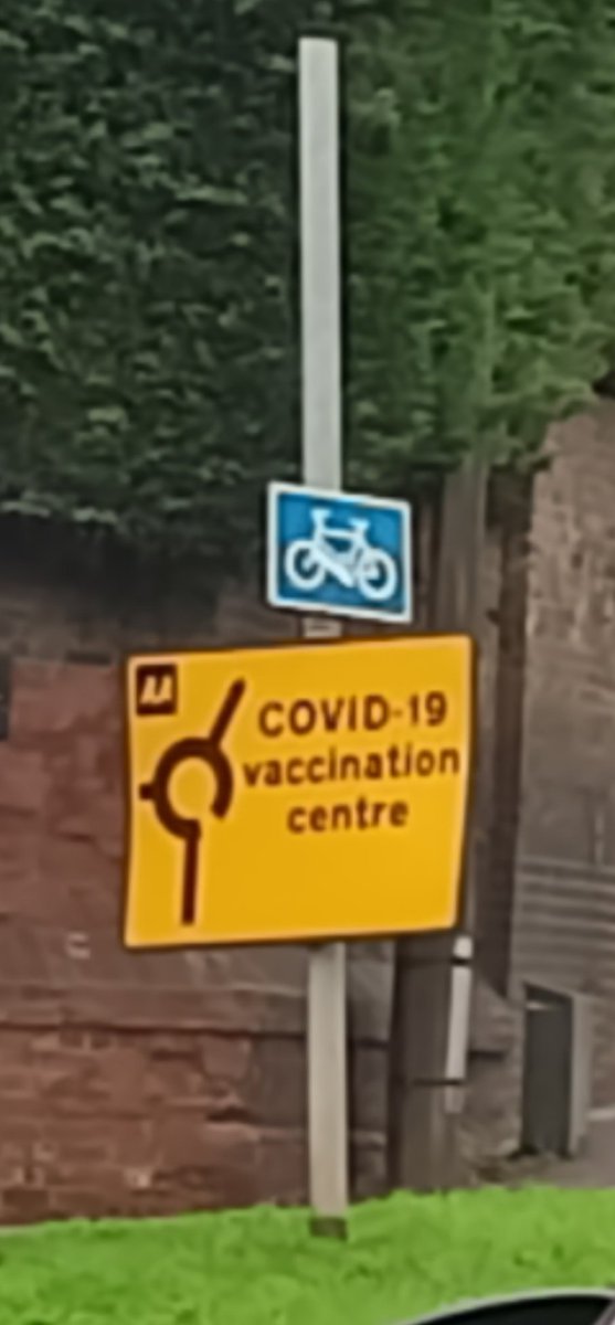 TerryJones0001's tweet photo. I drove through a small town just outside London the other day and snapped this AA Sign
" C19 Vaccination Centre "💉
Why are the AA ( private corp) collaborating with Gov, NHS, WEF, WHO in selling proven deadly toxic, poorly tested injectables to the UK public ?
#BoycottAA🤮 https://t.co/SfgnD08uP5