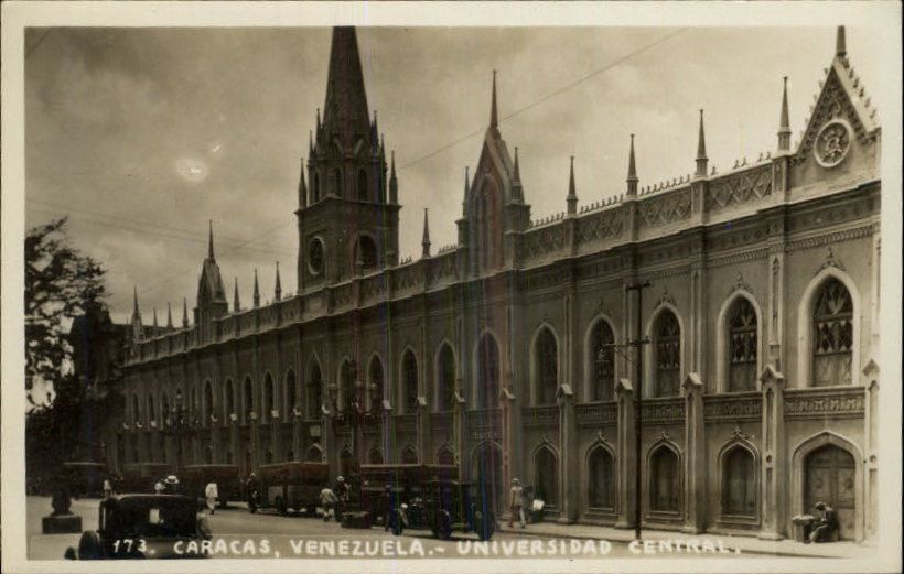 Un día como hoy en el año 1721, se funda la Universidad Central de Venezuela.

#UCV #universidadcentraldevenezuela #22Diciembre