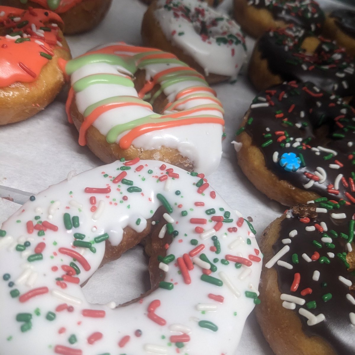 2 days for Christmas donuts!!! Come and get 'em!!!