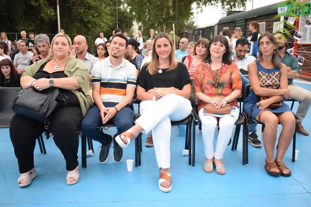 Sec_Educ's tweet photo. Este proyecto es una articulación entre la Subsecretaría de DDHH, la Comisión Municipal de la Memoria y el Observatorio de DD.HH de la UNRC y tiene como objetivo recolectar, preservar y difundir el testimonio de víctimas, testigos y sobrevivientes de la última dictadura militar. https://t.co/tFFwGhqAn4